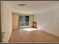 Appartement 4 pièces de 71 m2 avec balcon, box et cave à vendre à POISSY (78) — photo 2