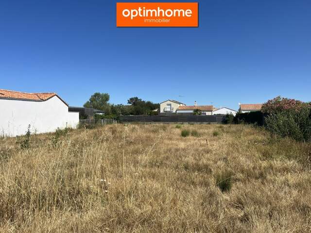 Terrain à bâtir de 1 077m² au Fenouiller – Façade plein sud de 22 m – À 5 minutes des plages — photo du bien