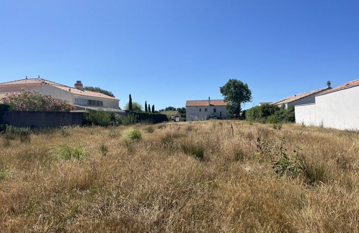 Terrain à bâtir de 1 077m² au Fenouiller – Façade plein sud de 22 m – À 5 minutes des plages — photo 2