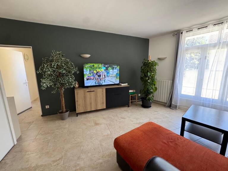 Romans-sur-Isère Ouest — Charme, lumière et vue sur le parc — deux chambres, possibilité de troisième — photo 1