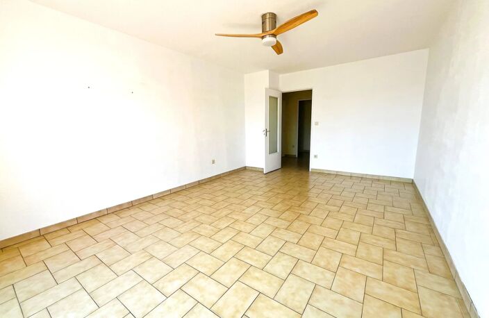 SOUS OFFRE - RÉSERVÉ ! LIBERATION - RARE ! DERNIER ETAGE - 2P 53 — photo 3