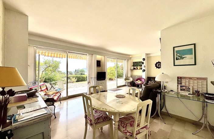 Cannes début de la Croix des gardes-rez de jardin vue mer — photo 4