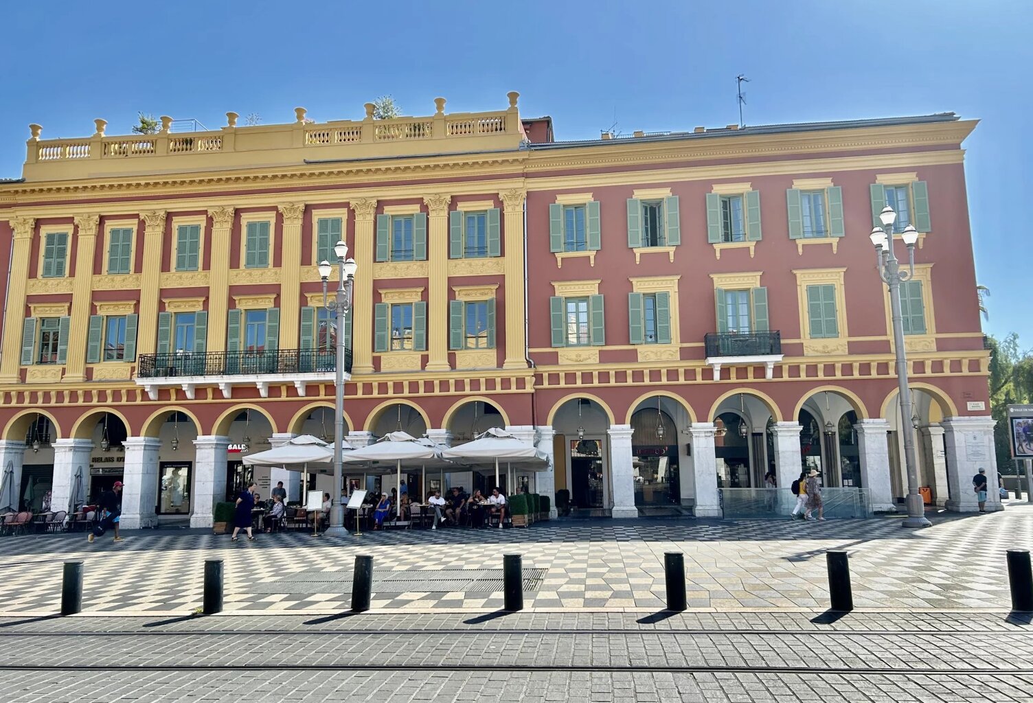 STUDIO PLACE MASSENA — photo 1