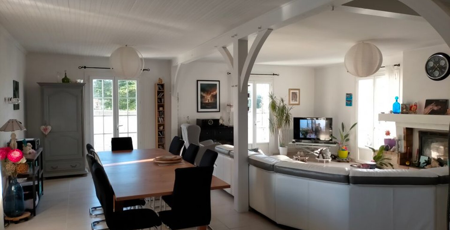 Maison de 175m2 à louer sur Bussac-sur-Charente — photo 1