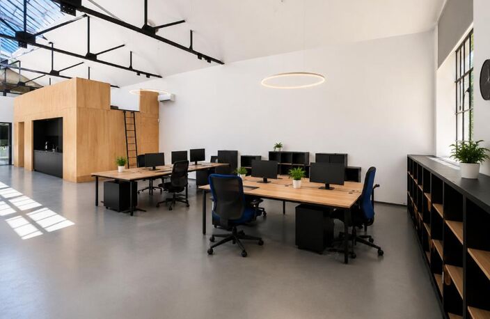 Bureaux modernes de 40 m² – Centre d'affaires – Coworking – Location flexible — photo 2