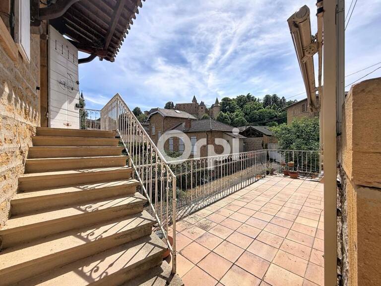 Maison en pierres dorées avec vue sur le Château de Jarnioux — photo 1