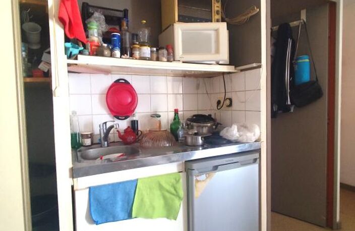 Avignon Intra muros - studio vendu avec locataire en place, 20 m²,  avec parking en sous-sol — photo 3