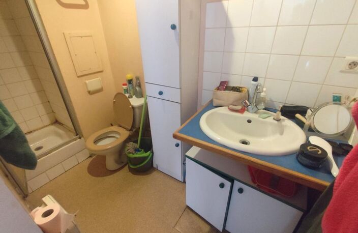 Avignon Intra muros - studio vendu avec locataire en place, 20 m²,  avec parking en sous-sol — photo 4