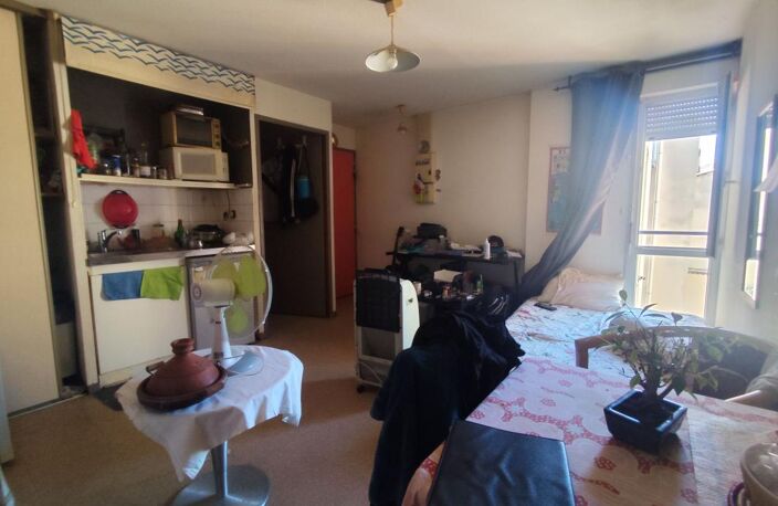 Avignon Intra muros - studio vendu avec locataire en place, 20 m²,  avec parking en sous-sol — photo 5