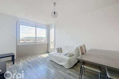 Appartement 3 pièces 820 €