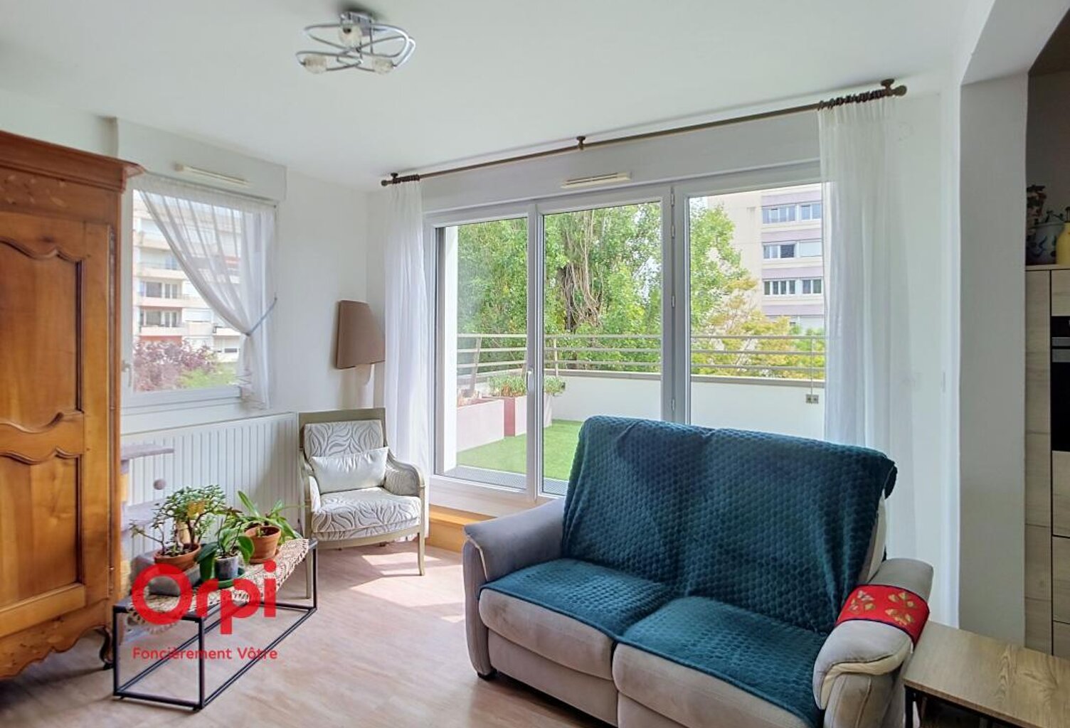 T3 parfait état avec terrasse de 17 m², garage et stationnement — photo 1