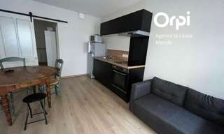 Appartement 1 Pièce 30 m² à louer à Saint-Chély-d'Apcher (48200)