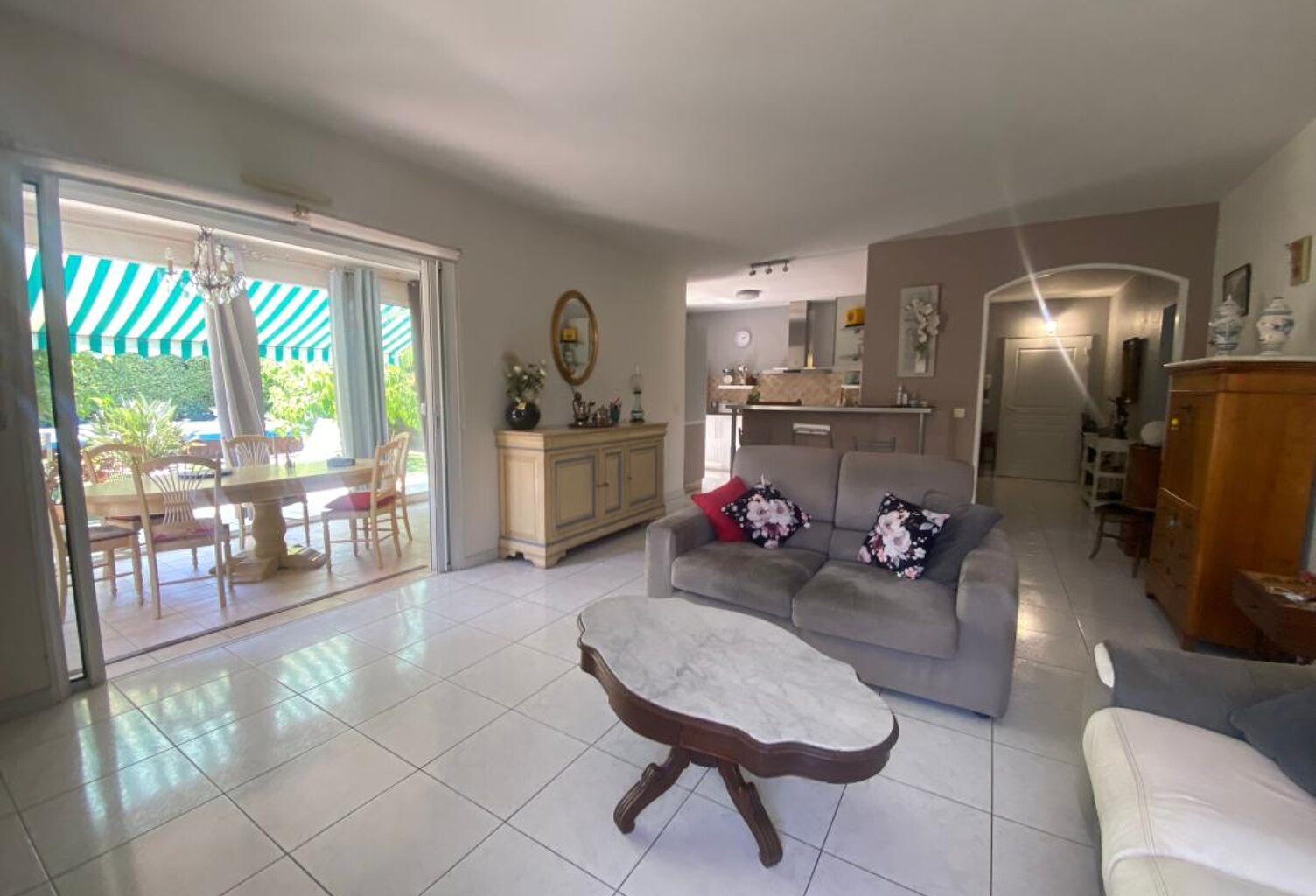 Appartement À Vendre type 4 rez de jardin avec piscine — photo 1