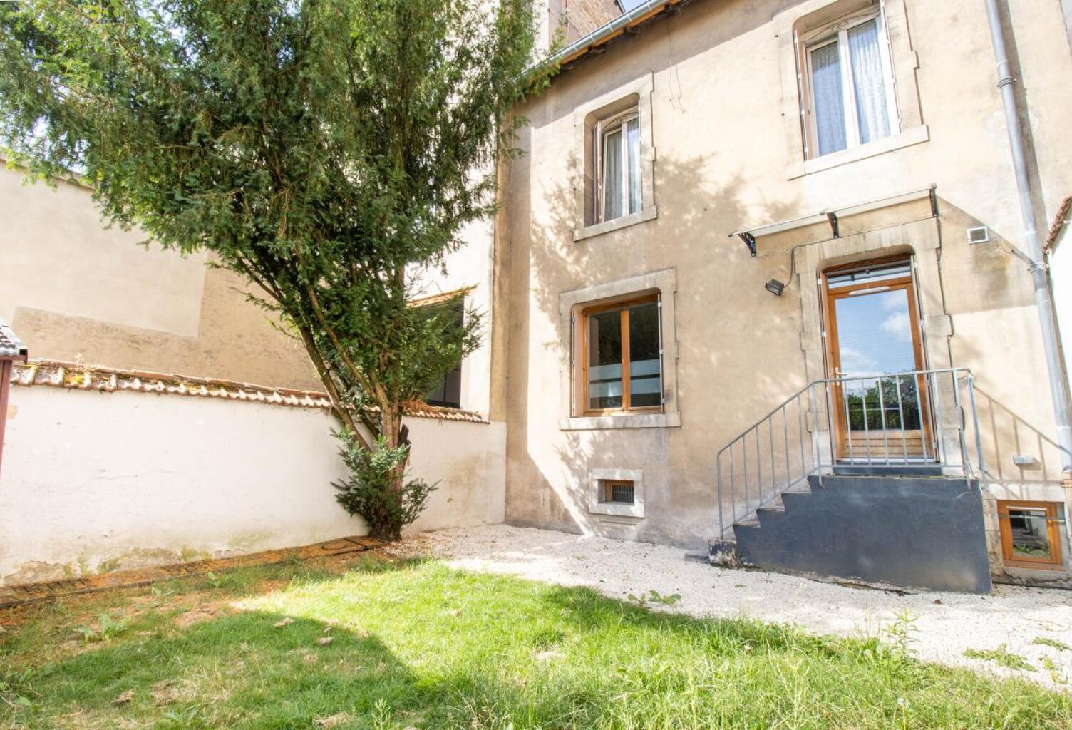 Appartement À Vendre avec jardin — photo 1