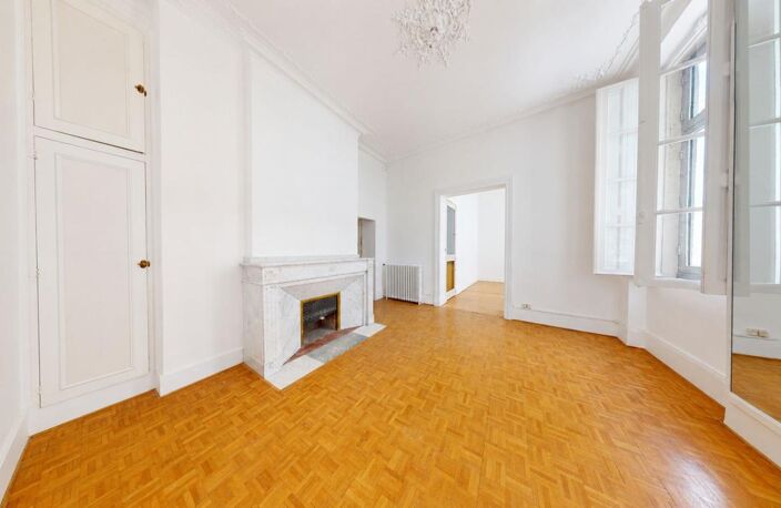 Appartement T4/5 traversant - Saint-Sernin / Jeanne d'Arc — photo 3
