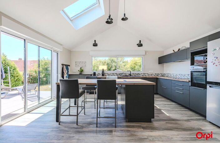 Maison de Plain Pied à Vendre avec Jardin, terrasse et Garage en sous-sol — photo 2