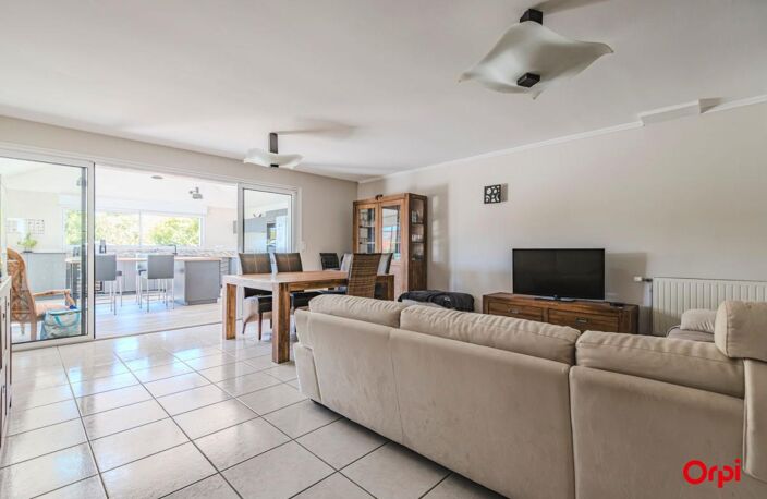 Maison de Plain Pied à Vendre avec Jardin, terrasse et Garage en sous-sol — photo 3