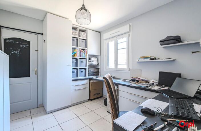 Maison de Plain Pied à Vendre avec Jardin, terrasse et Garage en sous-sol — photo 4