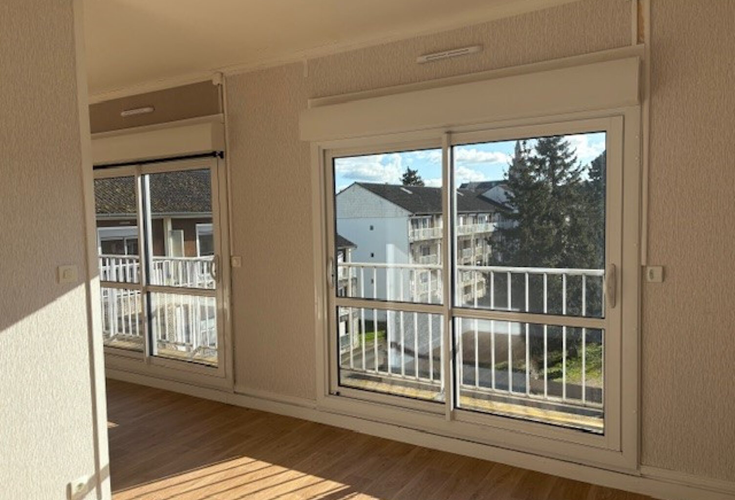 Leasing Appartement 5  pièces 104 m² La Châtre — photo 1