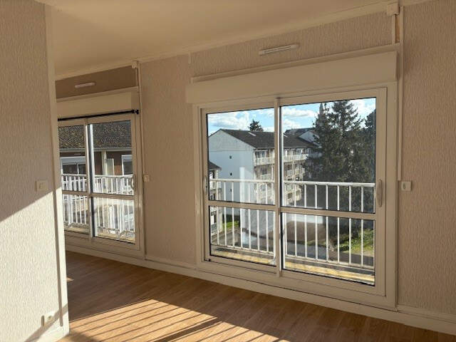 Leasing Appartement 5  pièces 104 m² La Châtre — photo du bien