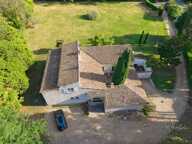 Propriété de 300m² sur 9000m² piscinable avec 2 garages et dépendance — photo 3