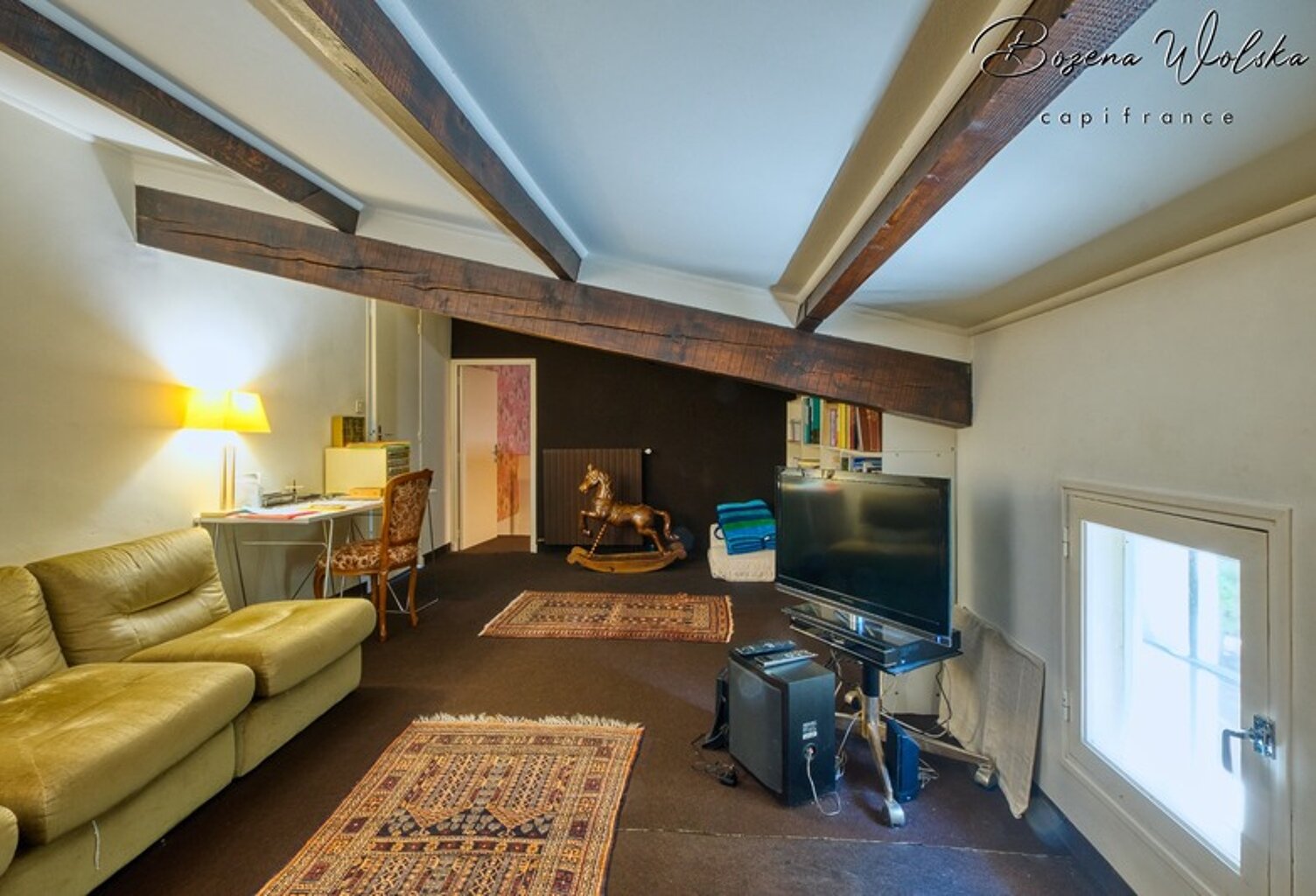 Propriété de 300m² sur 9000m² piscinable avec 2 garages et dépendance — photo 1