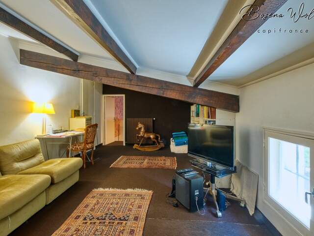 Propriété de 300m² sur 9000m² piscinable avec 2 garages et dépendance — photo du bien