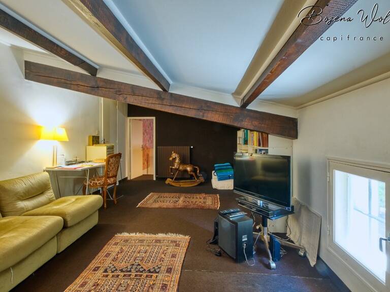 Propriété de 300m² sur 9000m² piscinable avec 2 garages et dépendance — photo 1