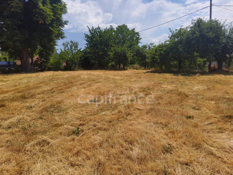 Terrain constructible et divisible en 3 lots, belle exposition ! — photo 1