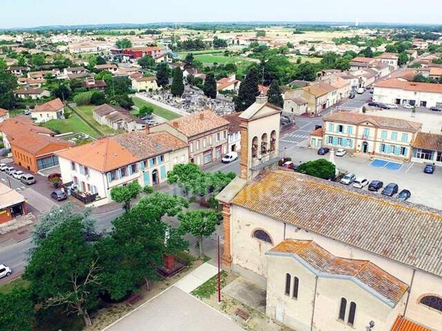 MERVILLE – Terrain à bâtir 949 m² – Environnement calme – 20 min Airbus & Aéroport Toulouse-Blagnac — photo du bien