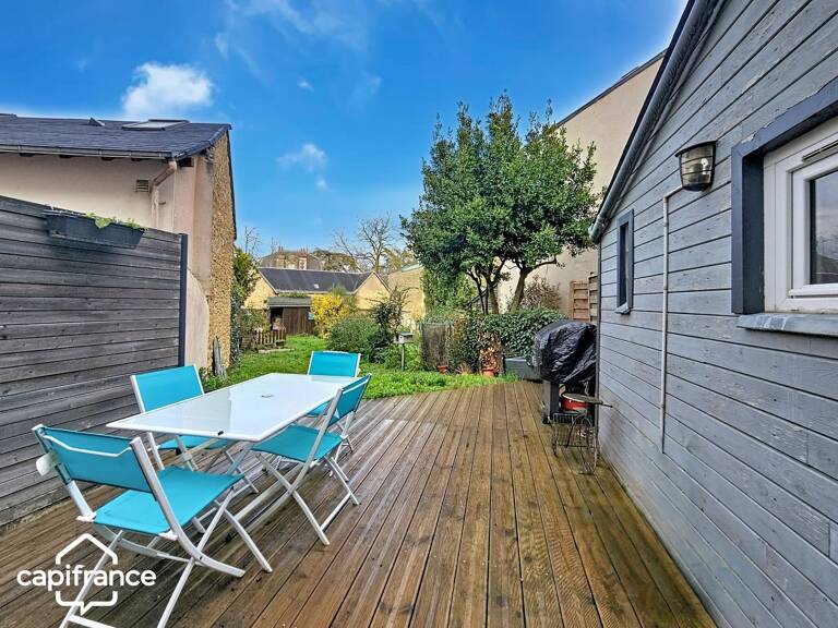 THOUARS  Place Lavault  Maison de 120 m2 4 chambres — photo 1