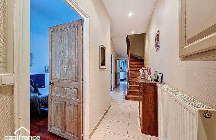 THOUARS  Place Lavault  Maison de 120 m2 4 chambres — photo 4