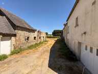Longère en pierre – 150,76 m² – 6 pièces – 5 chambres – Terrain 6 345 m² – Dépendances – Hangar – Sous-sol complet — photo 3