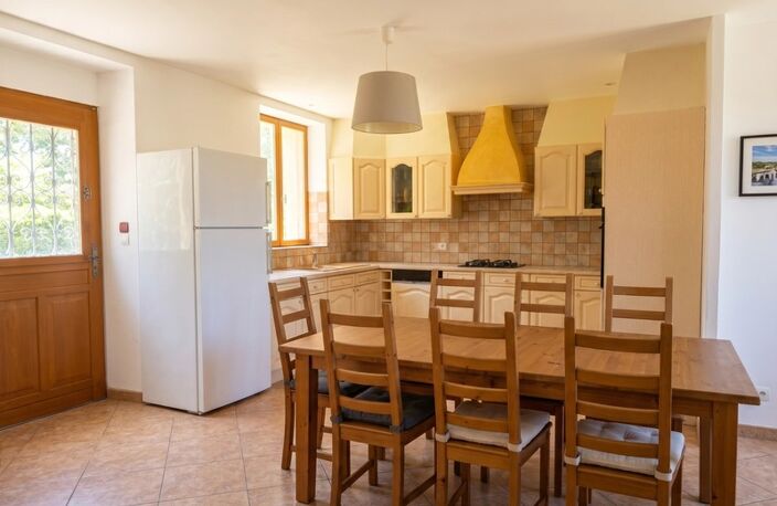 Longère en pierre – 150,76 m² – 6 pièces – 5 chambres – Terrain 6 345 m² – Dépendances – Hangar – Sous-sol complet — photo 5