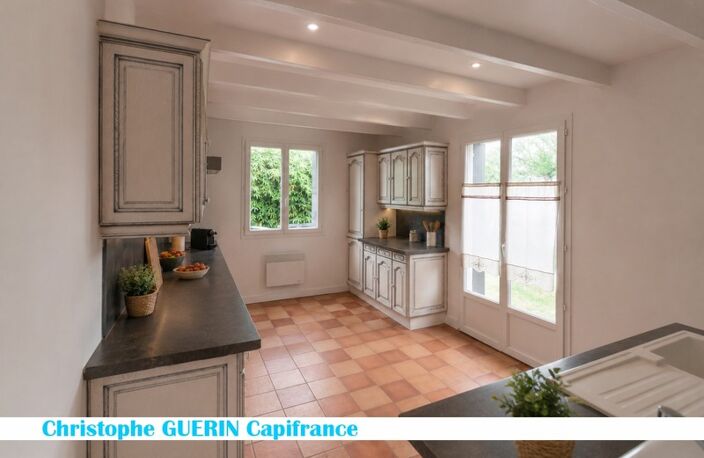 À vendre – Belle maison familiale avec jardin et espace bien-être à Châteaubernard — photo 3