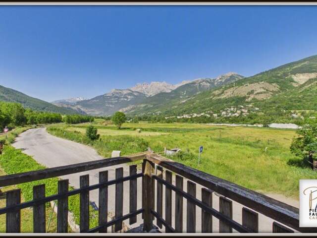 Maison atypique à Villar-Saint-Pancrace : jardin, dépendance et vue montagne — photo du bien