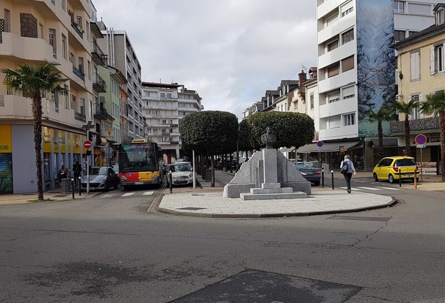 Dpt Hautes Pyrénées (65), à louer TARBES Salon ou bureau — photo 1