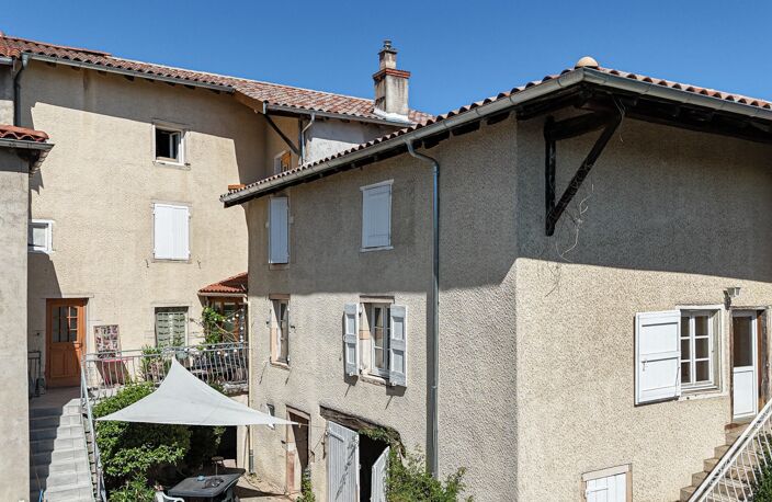 VILLIÉ-MORGON – IMMEUBLE MIXTE – LOCAL COMMERCIAL + HABITATION + DÉPENDANCES — photo 2