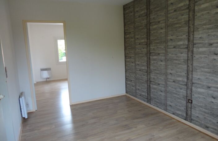 Dpt Tarn (81), à vendre Castres villa P6 de 124 m² sur terrain 358 m² avec terrasse et garage — photo 4