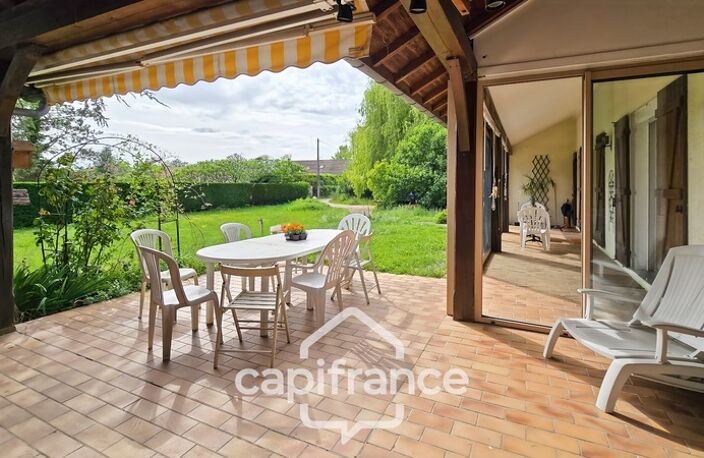 Maison familiale de caractère de 225 m² avec dépendances sur terrain de 6716 m² à CHALON SUR SAONE (71) — photo 2