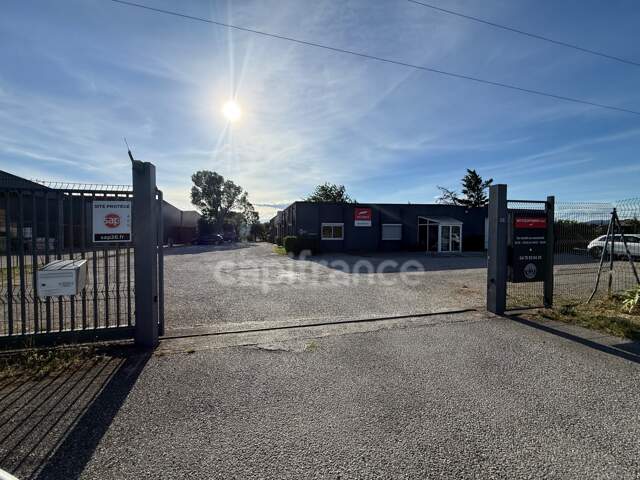 Murs professionnels avec logement - 696 m² - Sud Montélimar — photo du bien