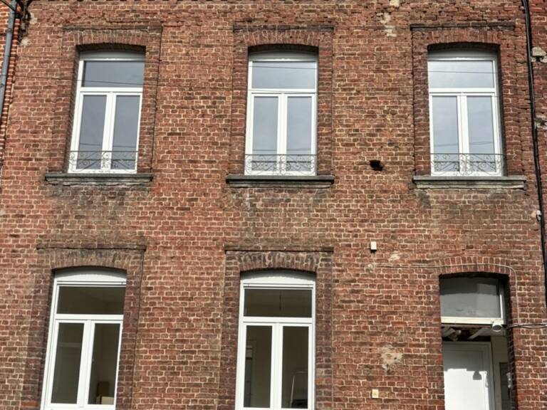 A VENDRE : Immeuble – 5 appartements –  à Fourmies (59) — photo 1