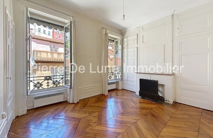 Lyon 1er – Appartement de caractère à réinventer | Charme de l'ancien, dressing, cave & grenier — photo 3