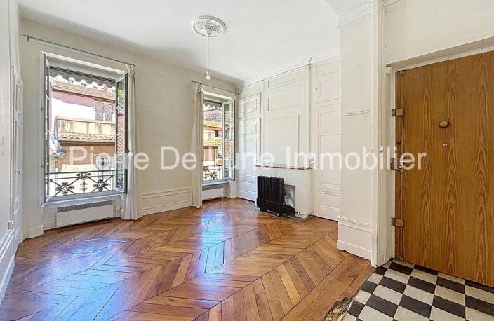 Lyon 1er – Appartement de caractère à réinventer | Charme de l'ancien, dressing, cave & grenier — photo 5