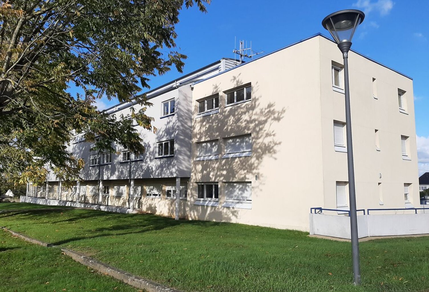 SABLÉ SUR SARTHE : APPARTEMENT T2 – 51.1 M² CARREZ — photo 1