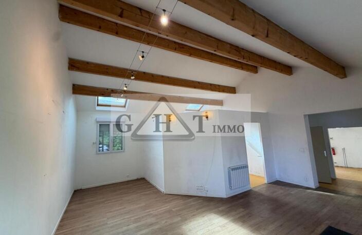 Local commercial de 220 m² à louer à ECOUEN — photo 2