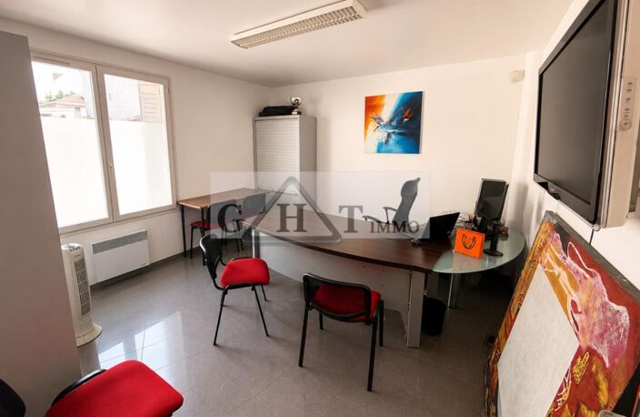 BUREAUX & LOGEMENTS  220 M²- À VENDRE SAINT MAUR DES FOSSES — photo 4