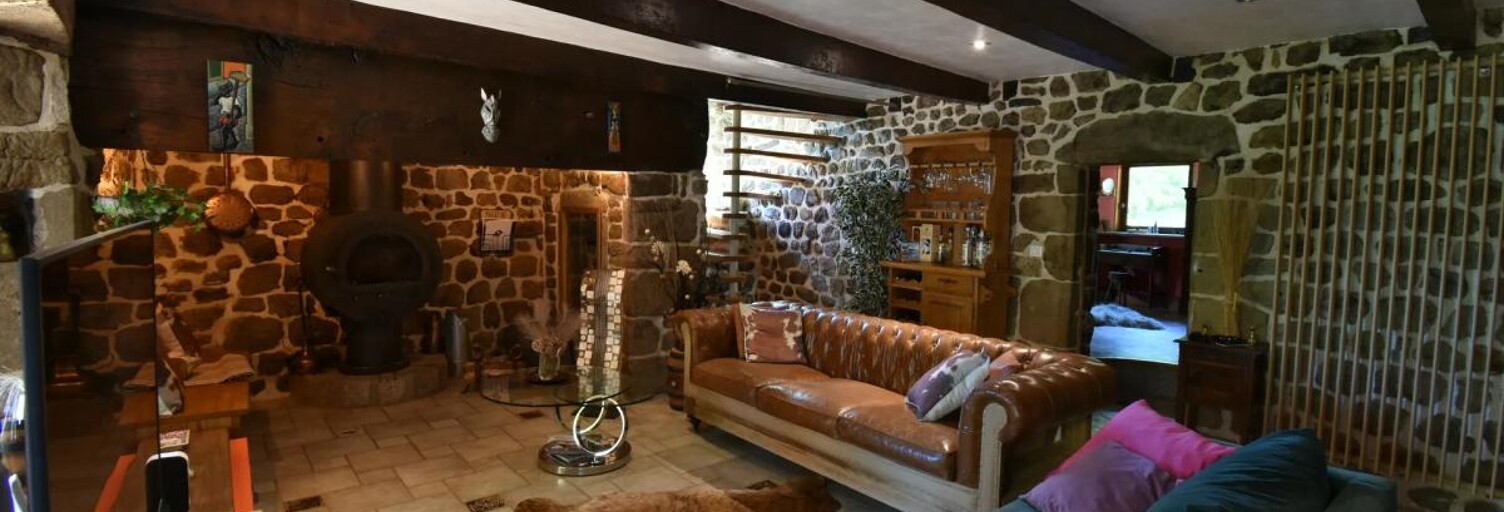 Maison 15 Pièces 290 m² à vendre à Mariac (07160)