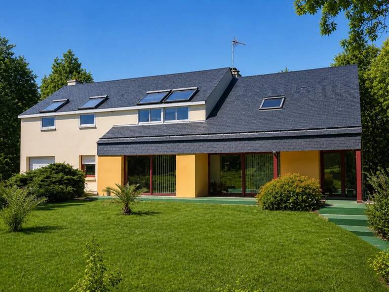 Maison de 8 pièces de 232 m² situé à Guer — photo 1