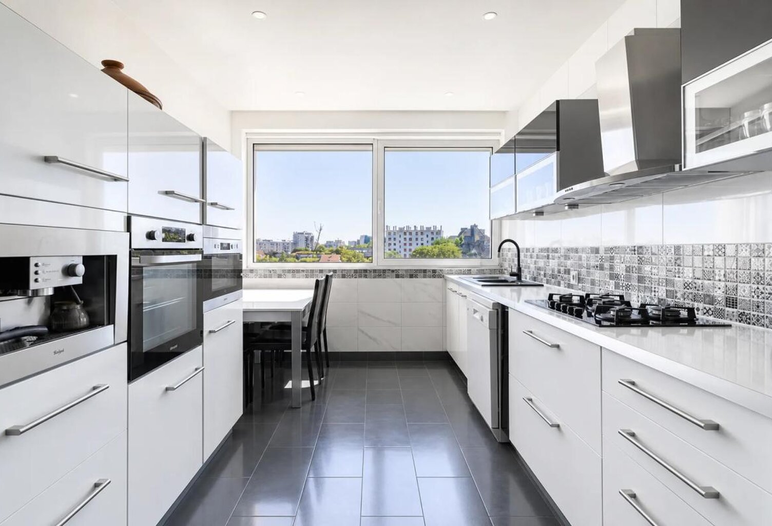 Appartement de 6 pièces de 141 m² à Aubervilliers — photo 1